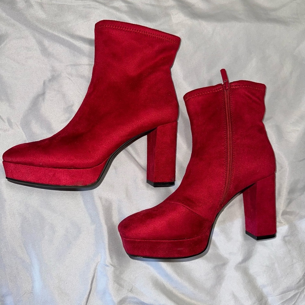 Impo
Octavia II Stretch Platform Ankle Boot with Memory Foam - Picture 2 of 4